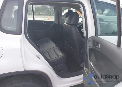 2017 Volkswagen Tiguan 2.0T/2.0T S z USA, uszkodzony, nr VIN WVGBV7AX6HK013572